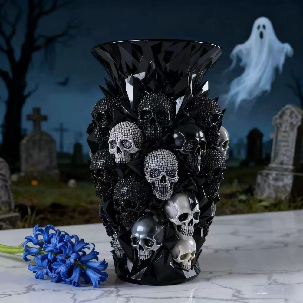 Gothic Skull Resin Vase Black  - Florist Supply Vases recension och pris
